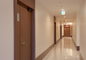 オフィスポート大阪・西本町の廊下の写真